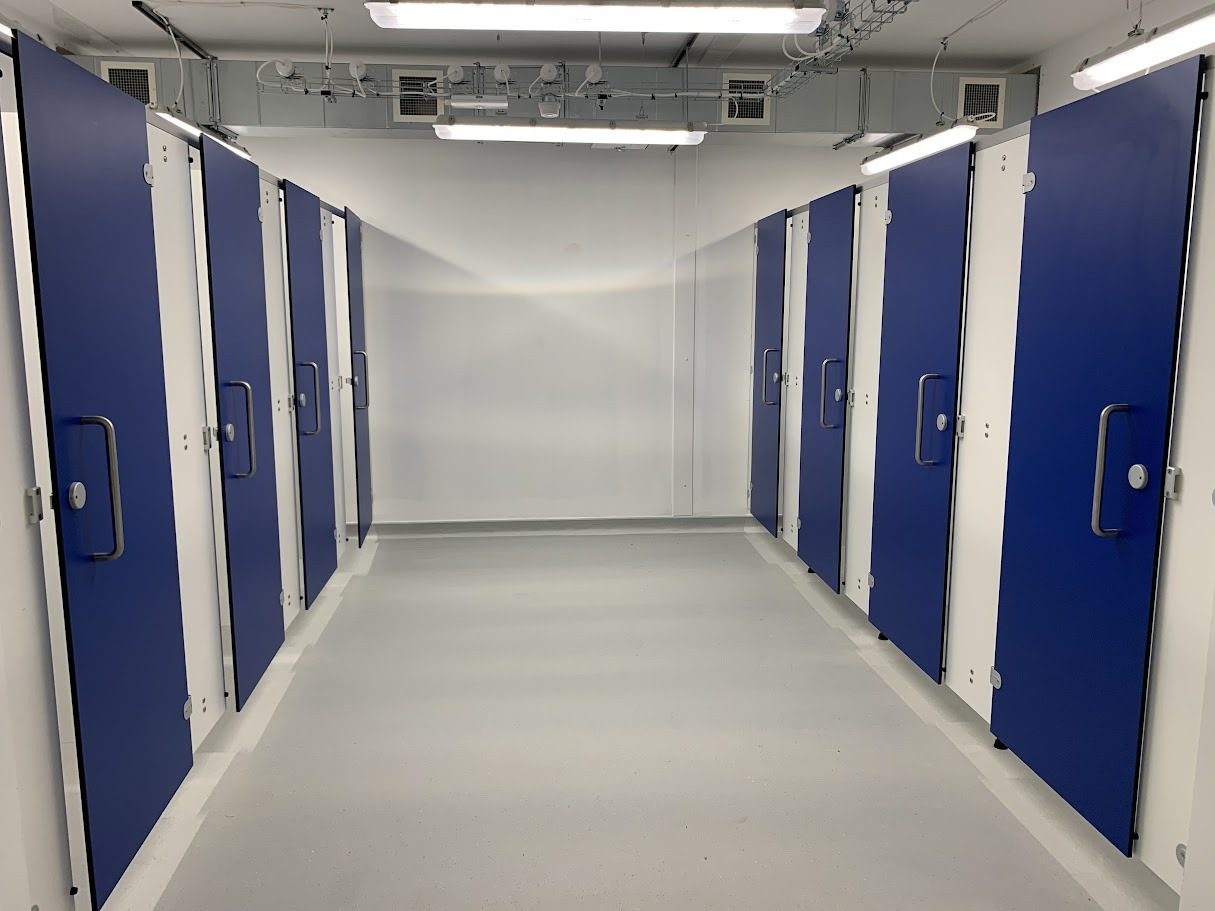 Idealpod cubicle corridor
